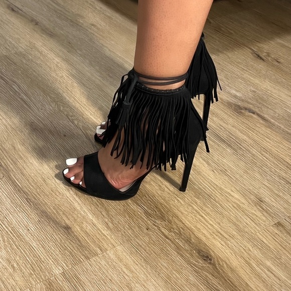 ZARA Basic Black Fringe Heel - Picture 4 of 6